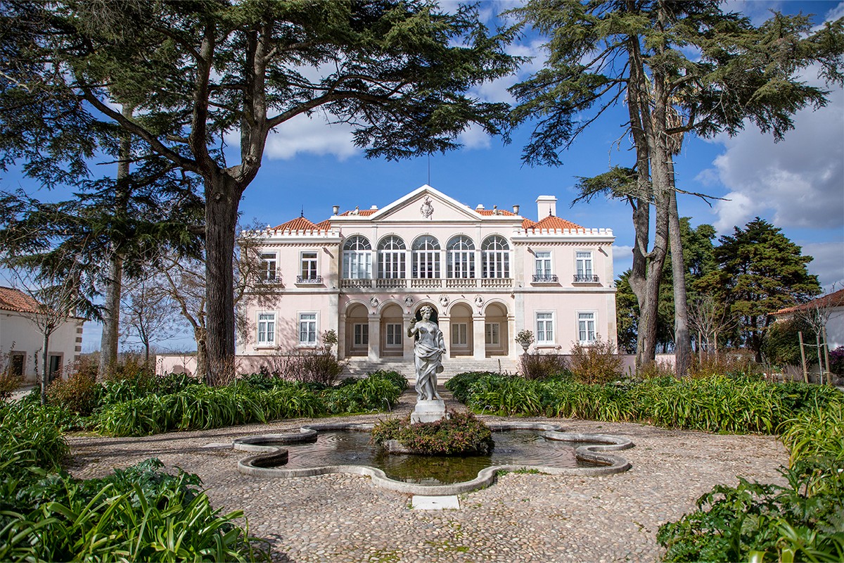 Quinta da Alorna — Palácio e vinhas em Almeirim